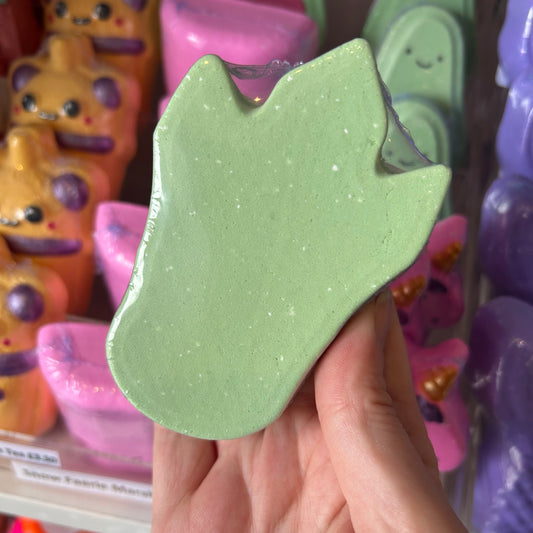 Smokey Oak Dinosaur Footprint Bath Bomb